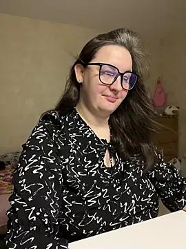 hungry1bunny online show from February 2026 10:42:02 PM