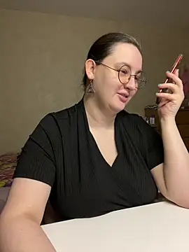 hungry1bunny online show from May 2026 04:43:02 PM