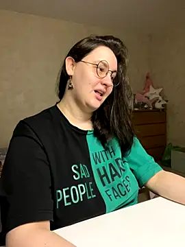 Snapshot of hungry1bunny chatting on November 2025 10:02:01 PM hungry1bunny online show from November 2025 10:02:01 PM