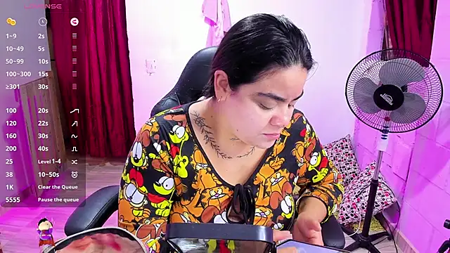 Snapshot of Sharon_hils chatting on January 2025 01:14:01 PM Sharon hils online show from January 2025 01:14:01 PM