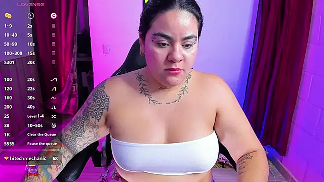 Snapshot of Sharon_hils chatting on January 2025 02:13:01 PM Sharon hils online show from January 2025 02:13:01 PM