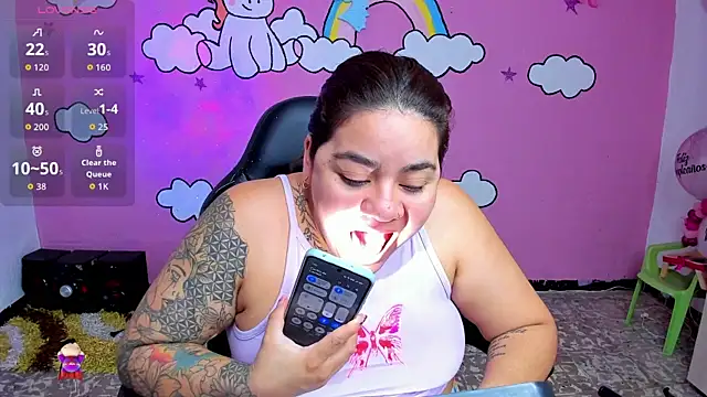 Sharon hils online show from April 2026 01:07:02 PM