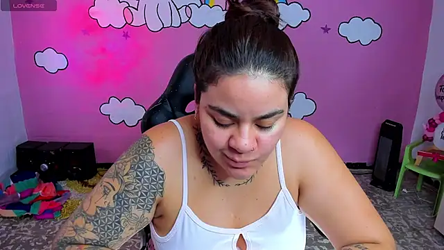 Sharon hils online show from April 2026 06:01:02 PM