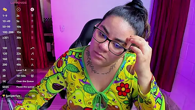 Snapshot of Sharon_hils chatting on January 2025 05:13:02 PM Sharon hils online show from January 2025 05:13:02 PM