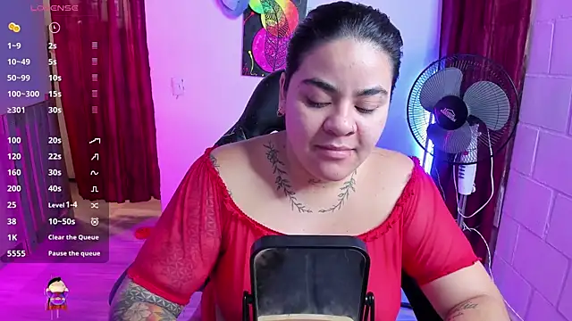 Snapshot of Sharon_hils chatting on February 2025 03:23:02 PM Sharon hils online show from February 2025 03:23:02 PM