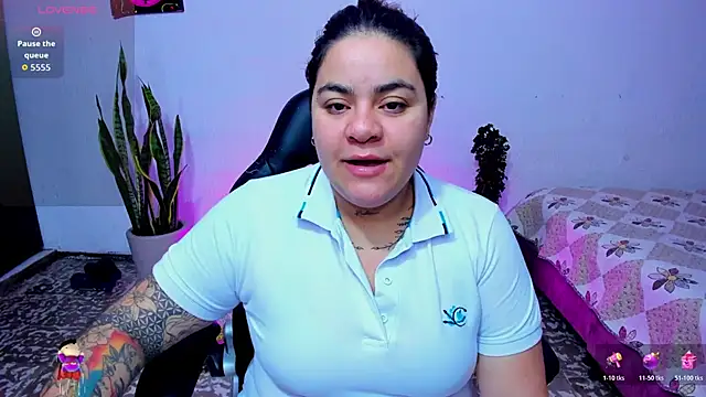 Snapshot of Sharon_hils chatting on May 2026 02:56:01 PM Sharon hils online show from May 2026 02:56:01 PM