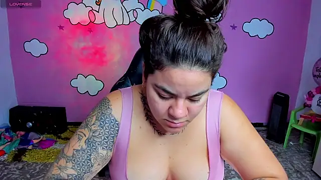 Sharon hils online show from April 2026 01:12:02 PM