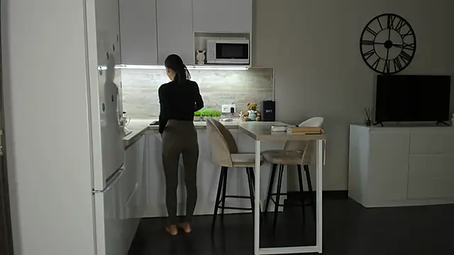 nilliluv online show from October 2025 02:50:01 PM