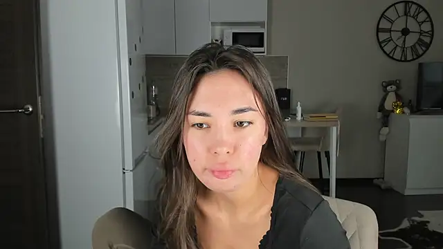 nilliluv online show from April 2026 01:28:01 PM