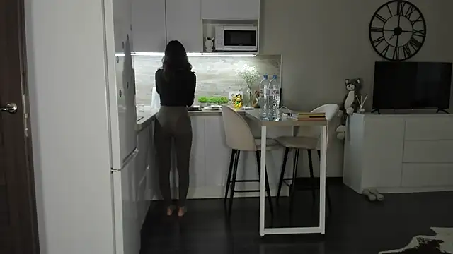 nilliluv online show from February 2026 01:30:01 PM