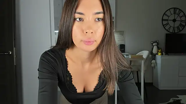 nilliluv online show from November 2025 11:55:02 AM