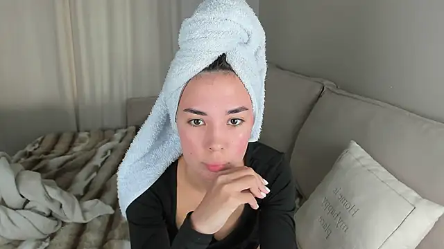 nilliluv online show from April 2026 05:35:01 AM