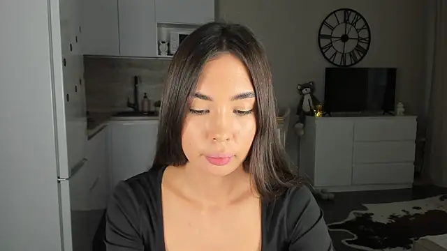 nilliluv online show from November 2025 08:18:02 AM