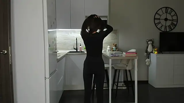nilliluv online show from October 2025 03:48:01 PM