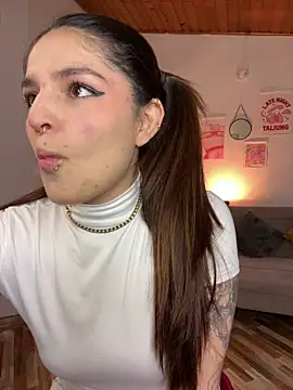 Snapshot of Mariangeel chatting on December 2024 07:03:02 PM Mariangeel online show from December 2024 07:03:02 PM