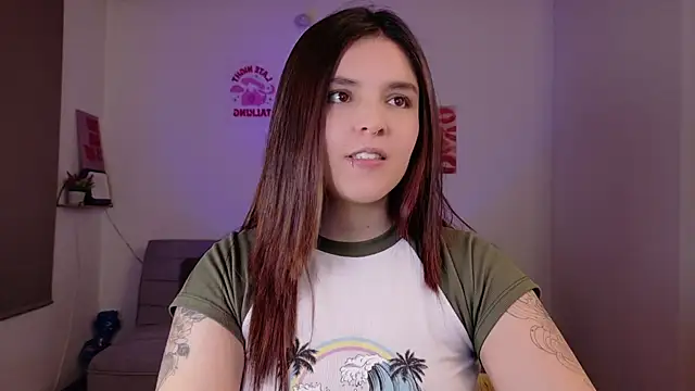 Snapshot of Mariangeel chatting on October 2025 10:52:02 PM Mariangeel online show from October 2025 10:52:02 PM