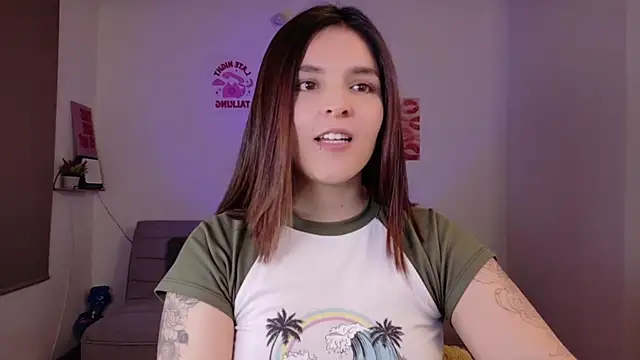 Snapshot of Mariangeel chatting on November 2025 11:04:02 AM Mariangeel online show from November 2025 11:04:02 AM