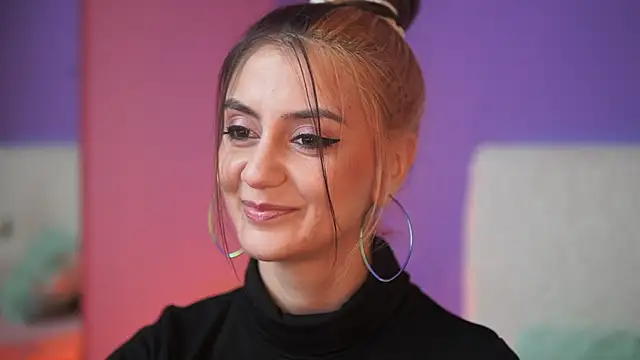 SabrinaHope online show from November 2025 08:12:01 PM