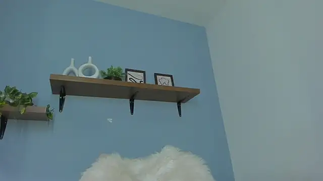 annawelk  online show from September 2025 12:44:02 PM