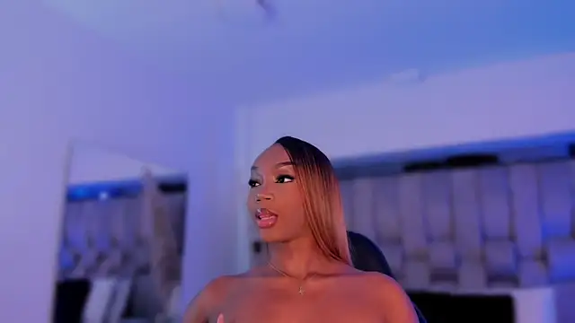 ChaynnaCooper online show from October 2025 04:32:01 AM
