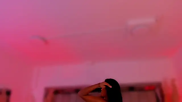 ChaynnaCooper online show from December 2025 04:11:02 AM