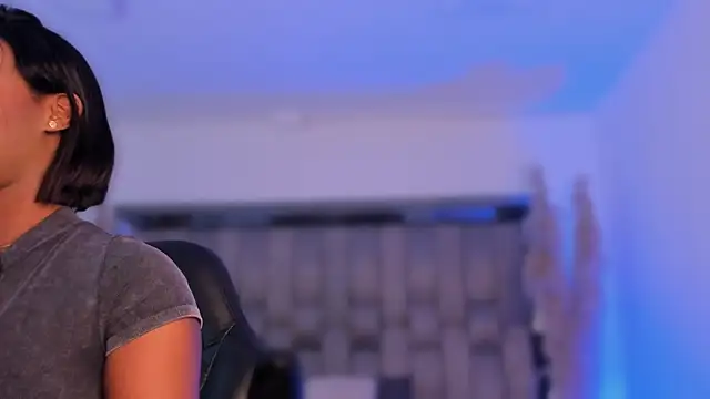 ChaynnaCooper online show from November 2025 04:13:01 AM