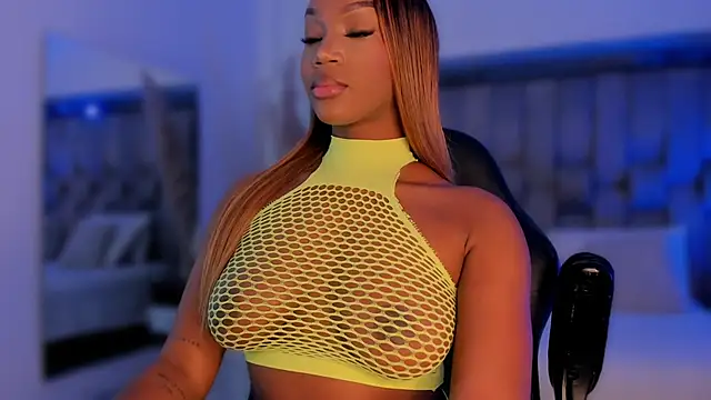 ChaynnaCooper online show from November 2025 04:38:02 AM