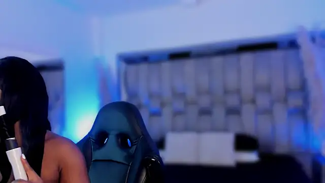 ChaynnaCooper online show from December 2025 09:09:02 PM