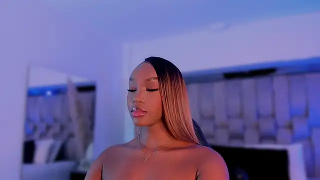 ChaynnaCooper online show from October 2025 04:25:02 AM
