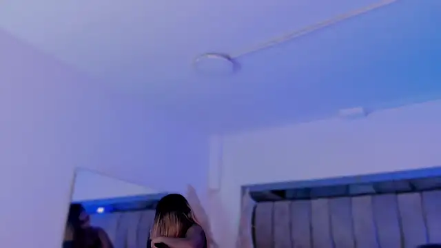 ChaynnaCooper online show from October 2025 04:23:02 AM
