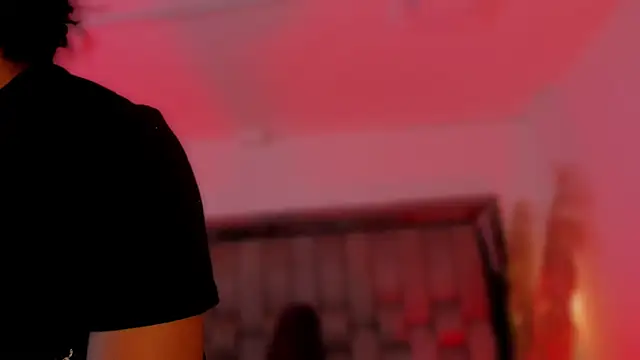 ChaynnaCooper online show from November 2025 04:01:02 AM