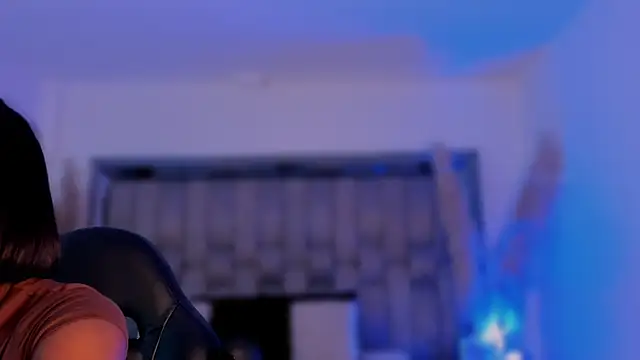 ChaynnaCooper online show from November 2025 04:39:01 AM