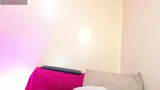 Snapshot of stephanyyx chatting on October 2025 03:27:01 AM stephanyyx online show from October 2025 03:27:01 AM