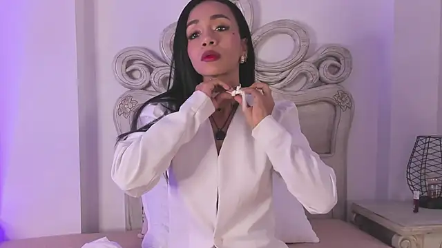 SamanthaFerrer   online show from December 2025 07:57:01 PM