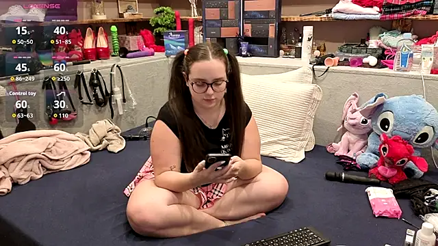 Snapshot of Kimberly-Caprice chatting on December 2025 07:04:01 PM Kimberly-Caprice online show from December 2025 07:04:01 PM