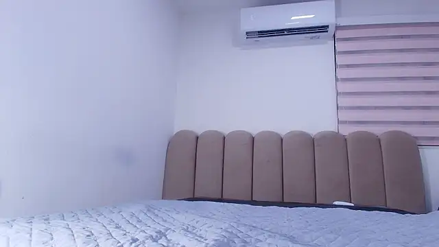 nicol f online show from April 2026 03:09:01 AM