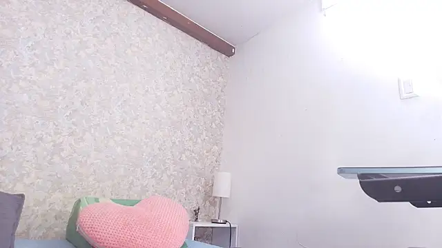 Snapshot of nicol_f chatting on November 2025 03:10:02 AM nicol f online show from November 2025 03:10:02 AM