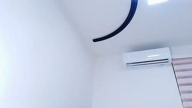 nicol f online show from January 2026 03:10:01 AM