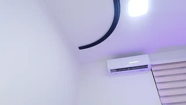 nicol f online show from March 2026 03:12:01 AM