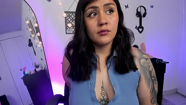 Snapshot of GretaX-X chatting on March 2025 12:33:02 PM GretaX-X online show from March 2025 12:33:02 PM