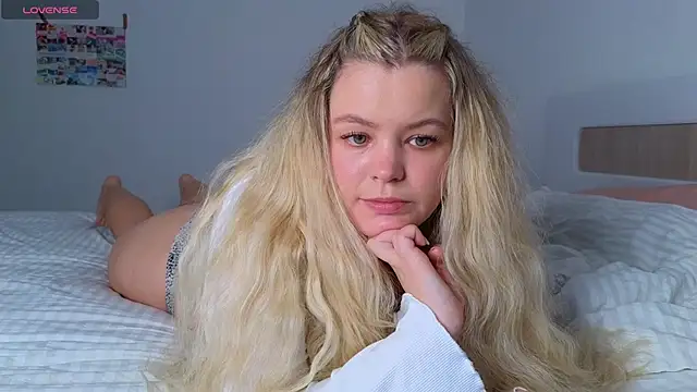 Milana15 online show from October 2025 12:50:01 PM