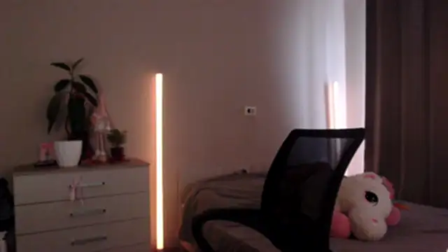 SarahSweetie online show from July 2026 12:23:01 PM