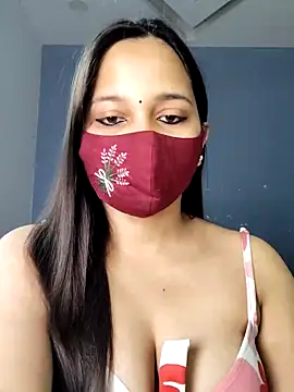 Snapshot of Varnika_aarora chatting on February 2025 11:10:02 AM Varnika aarora online show from February 2025 11:10:02 AM