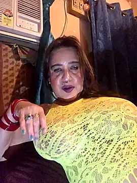 Snapshot of Hot_Queen77 chatting on May 2026 06:55:01 PM Hot Queen77 online show from May 2026 06:55:01 PM