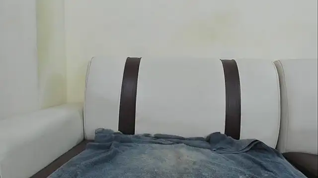 lunainsane58 online show from April 2026 09:29:01 PM