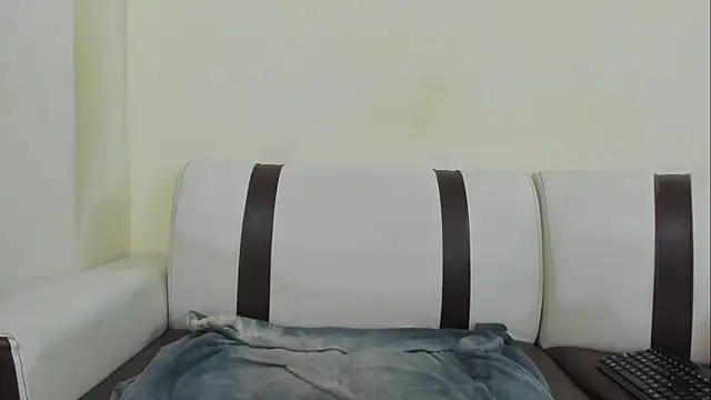 lunainsane58 online show from April 2026 03:36:02 AM