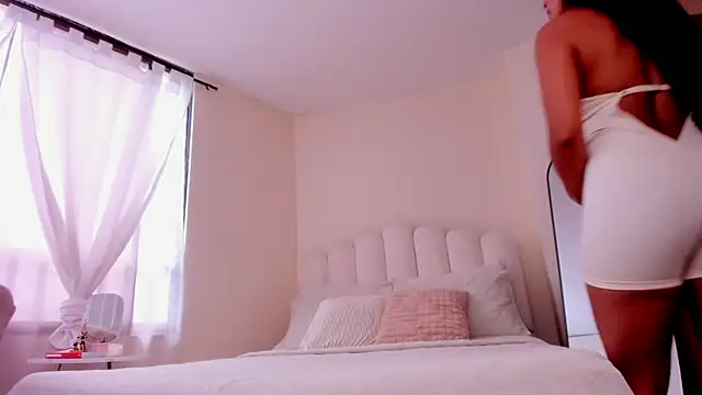 Snapshot of evely_coelloo chatting on November 2025 08:58:01 PM evely coelloo online show from November 2025 08:58:01 PM