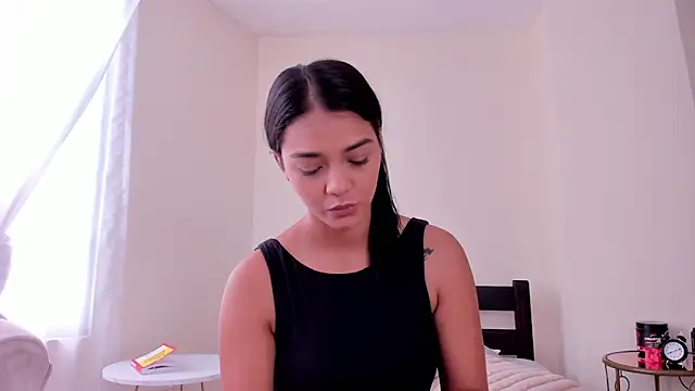 Snapshot of evely_coelloo chatting on March 2025 06:16:01 PM evely coelloo online show from March 2025 06:16:01 PM
