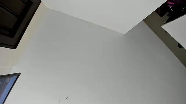 Snapshot of evely_coelloo chatting on November 2025 04:55:02 PM evely coelloo online show from November 2025 04:55:02 PM