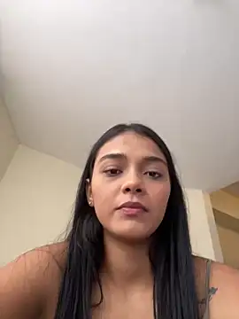 Snapshot of evely_coelloo chatting on March 2025 09:32:02 PM evely coelloo online show from March 2025 09:32:02 PM